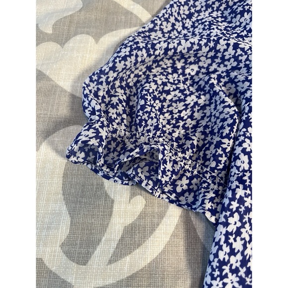 J.Crew Blue Floral v-Neck Short Sleeve Blouse Size M Career Cottagecore - Picture 4 of 7